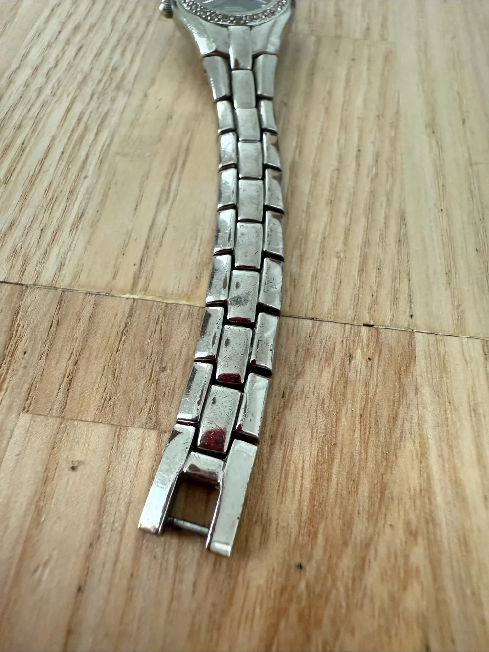 Caravelle by Bulova ladies silver tone watch NEW BATTERY